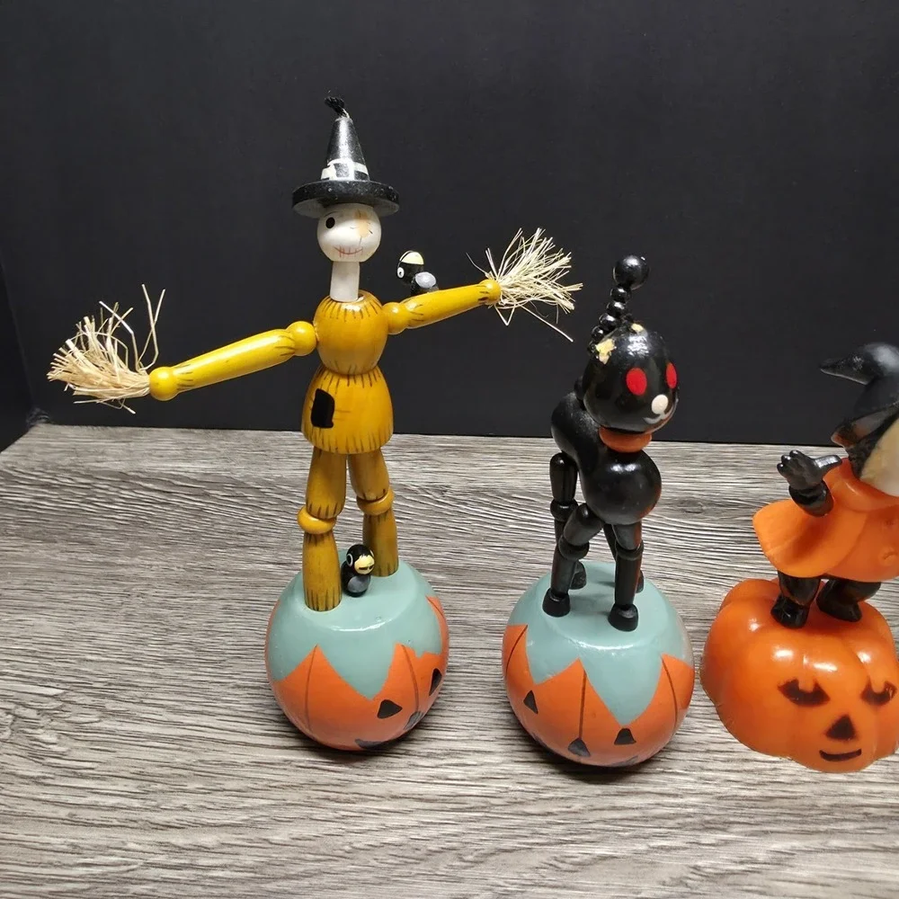 6 Vintage Halloween Push Button Thumb Puppets And A Decorative Scarecrow